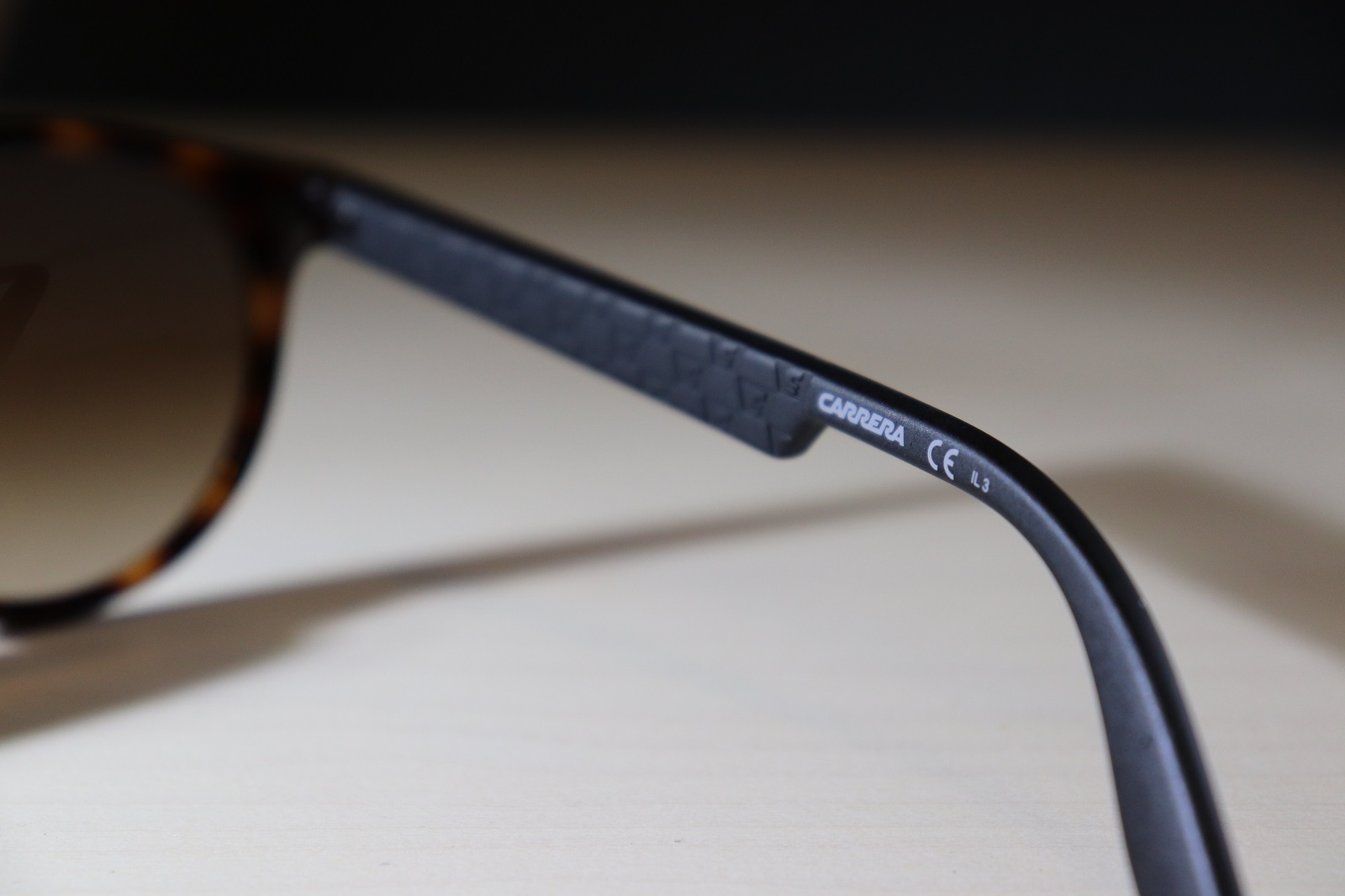Detect fake Carrera sunglasses - check the case and arms.